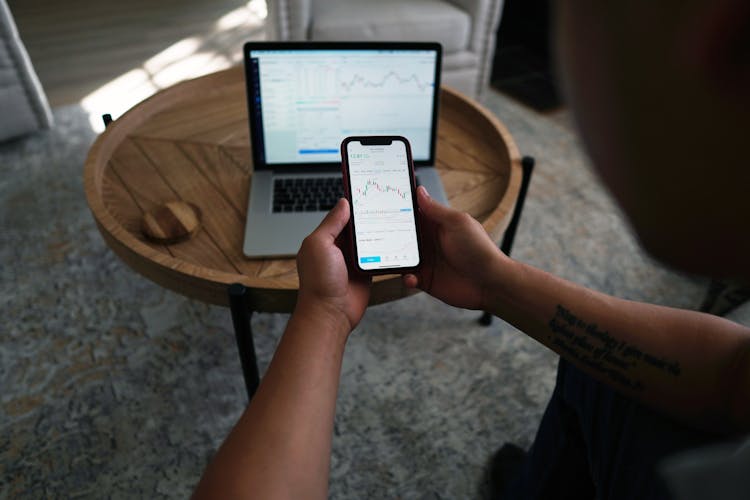 Direct messaging with salesperson
